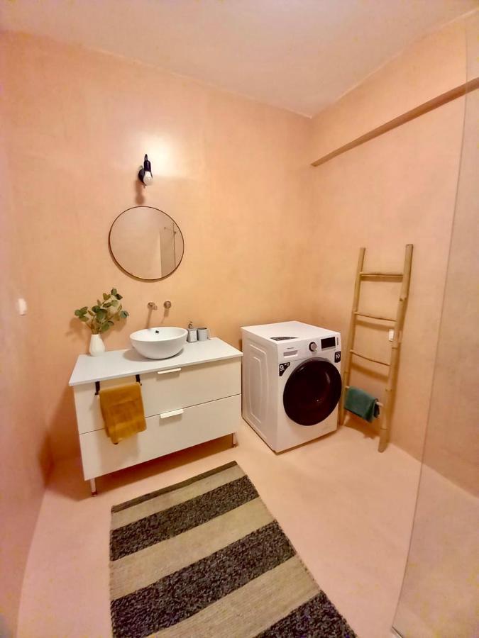 Aparthotel Specious Flat In Thessalonique Extérieur photo