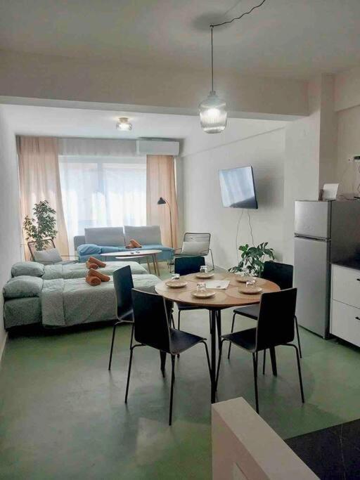 Aparthotel Specious Flat In Thessalonique Extérieur photo