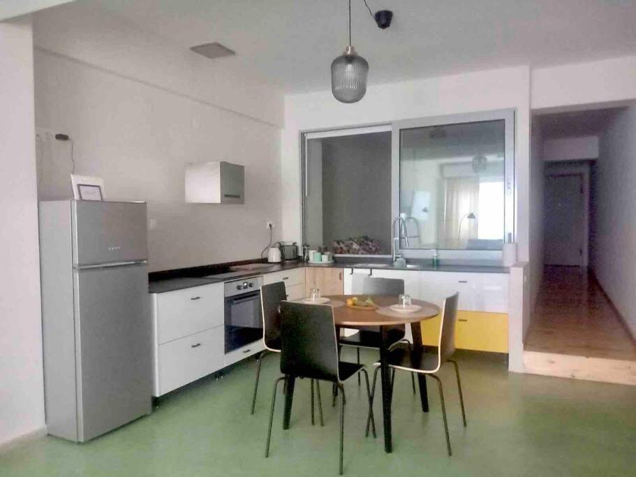 Aparthotel Specious Flat In Thessalonique Extérieur photo